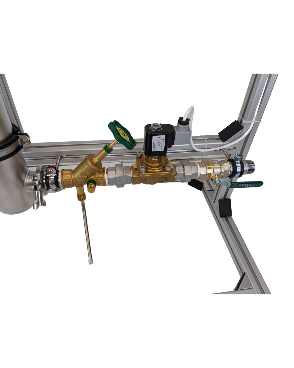 Ein Metallrohr mit daran befestigtem Ventil, verwendet für PURION DVGW Zert. All-in-One- oder UVC-Anlagensysteme der PURION GmbH.