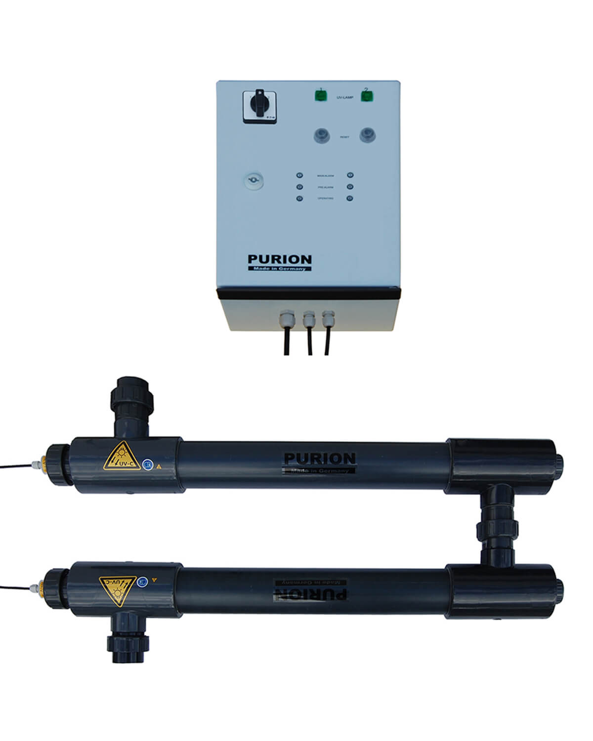 Ein Satz aus zwei PURION 2501 DUAL PVC-U OTC Plus-Pumpen und einer Steuerung auf weißem Hintergrund. (Markenname: PURION GmbH)