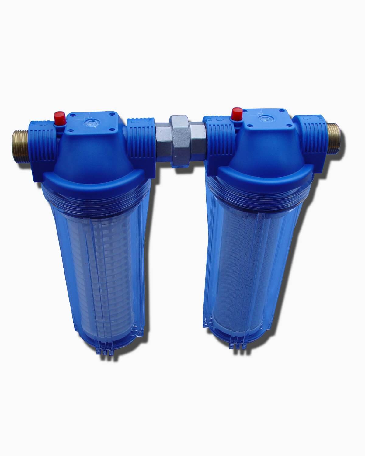 Zwei blaue PURION Großfilter Aktivkohle/60 Micron Wasserfilter mit Aktivkohlefiltereinsatz auf weißem Hintergrund.