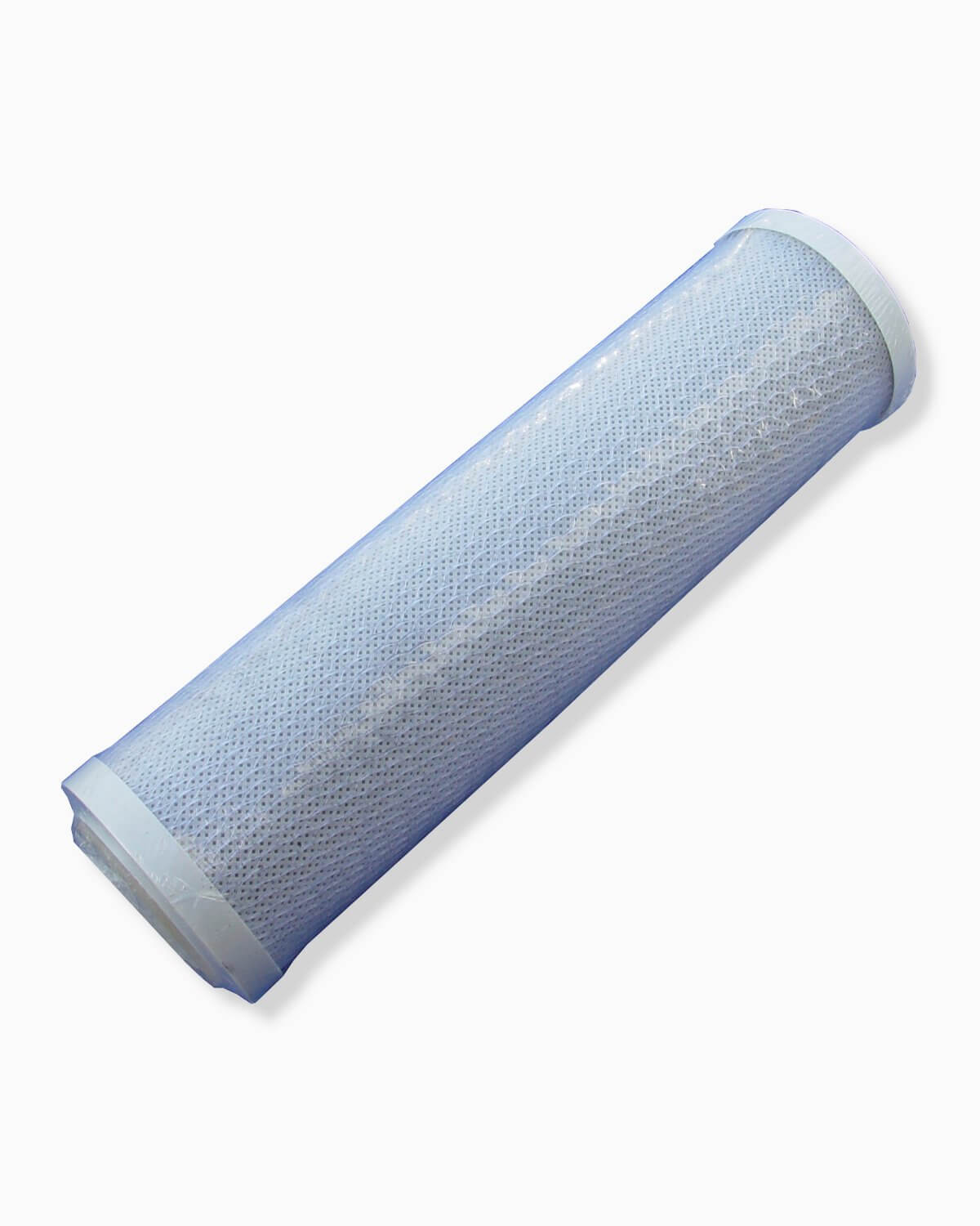Ein blauer Wasserfilter Hydro-S 10" der PURION GmbH auf weißem Hintergrund mit dem PURION Filtereinsatz Aktivkohle.