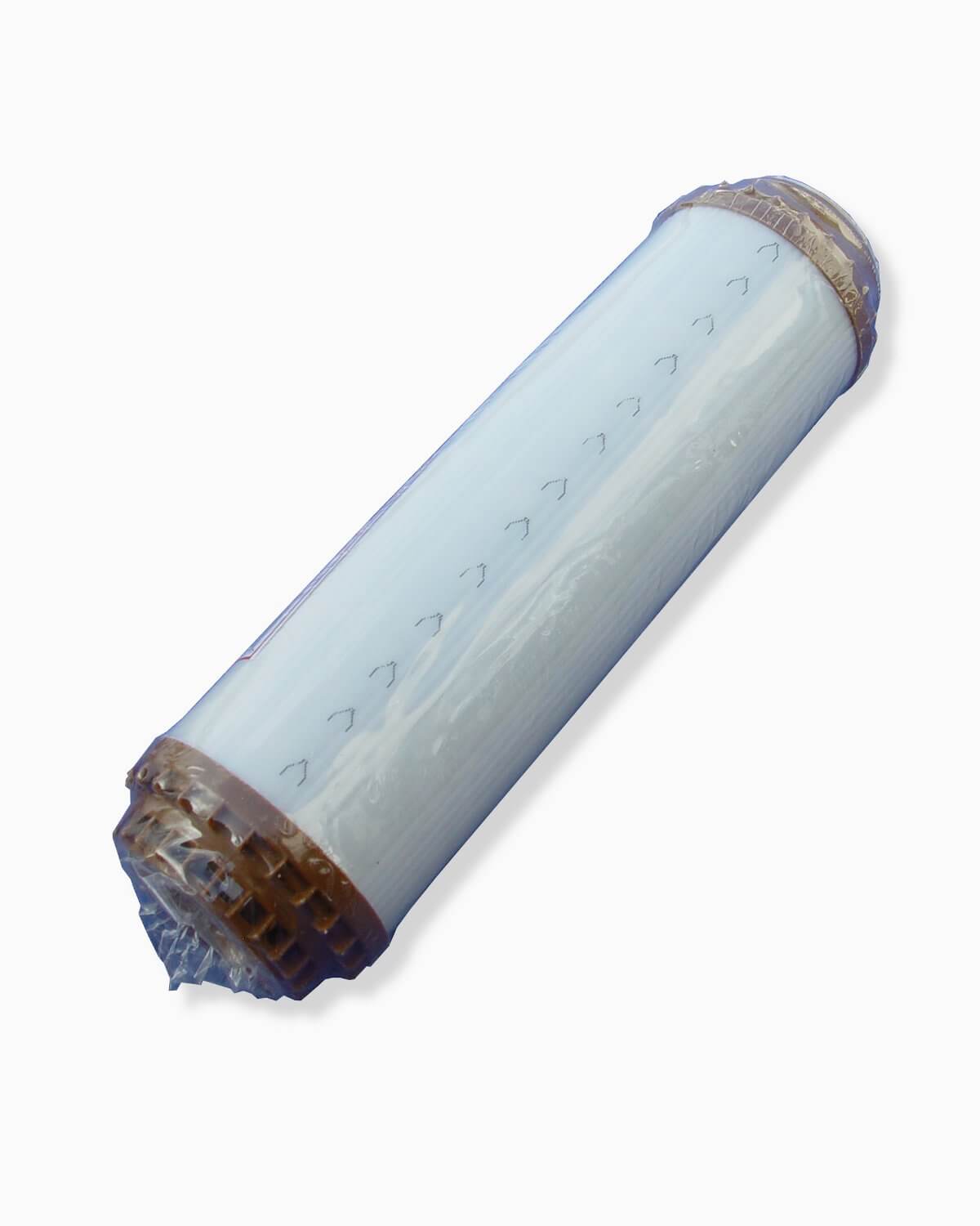 Ein Kunststoffrohr mit einem Metallgriff daran, der als PURION Vorfilter Enteisung-Filter fungiert, hergestellt von der PURION GmbH.