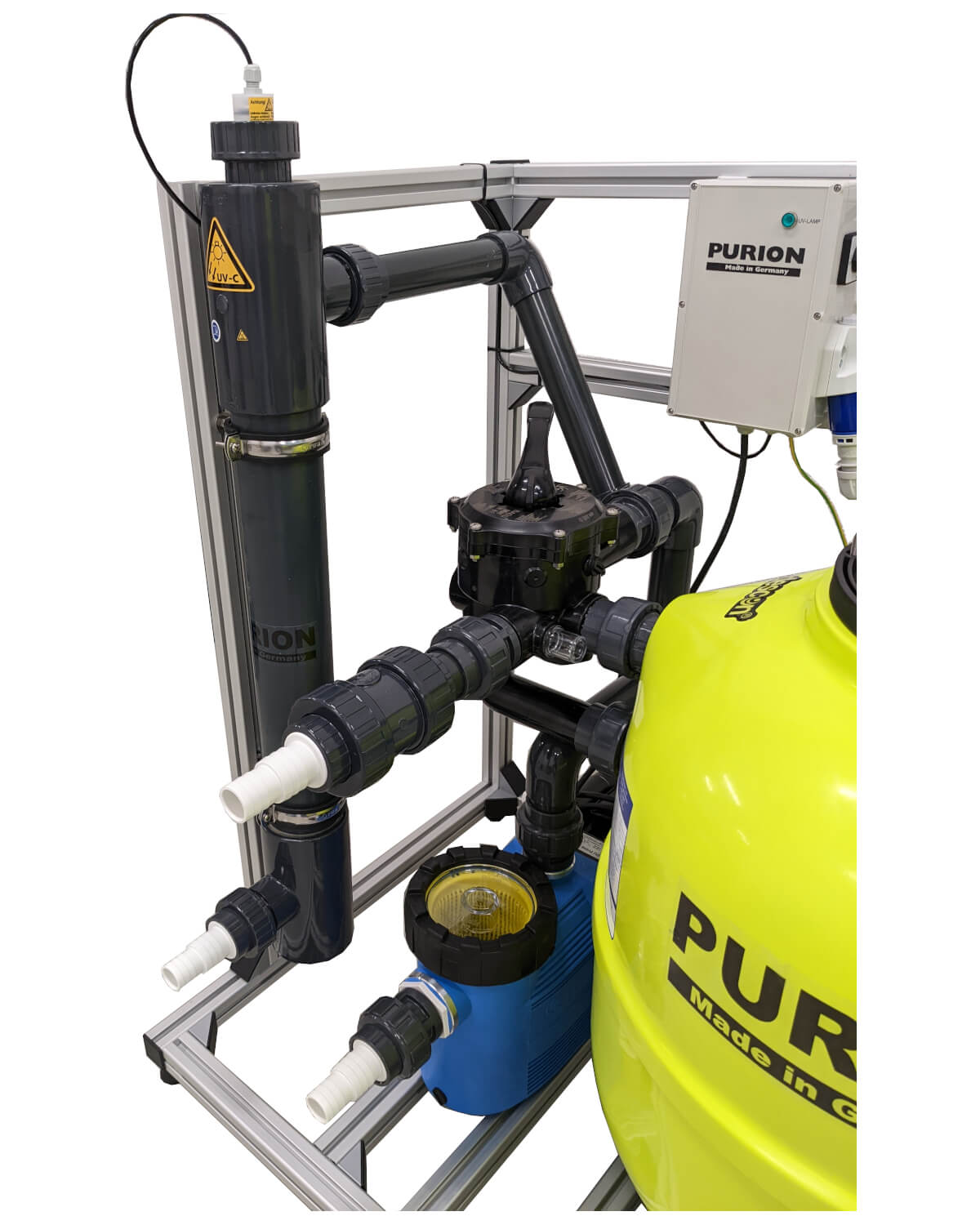 Ein PURION Pool Premium, ausgestattet mit einer Pumpe und Schläuchen für eine einfache Installation und effiziente Reinigung Ihres Pools.