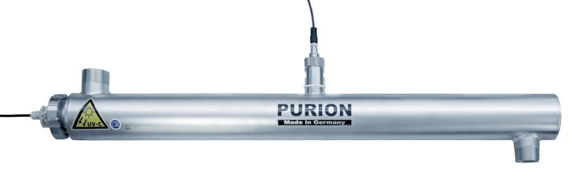 Eine Vakuumpumpe der PURION GmbH mit angeschlossenem Kabel, konzipiert für UVC-Anlagen und zertifiziert für die Desinfektion von Trinkwasser. Der Produktname ist PURION DVGW Zert.