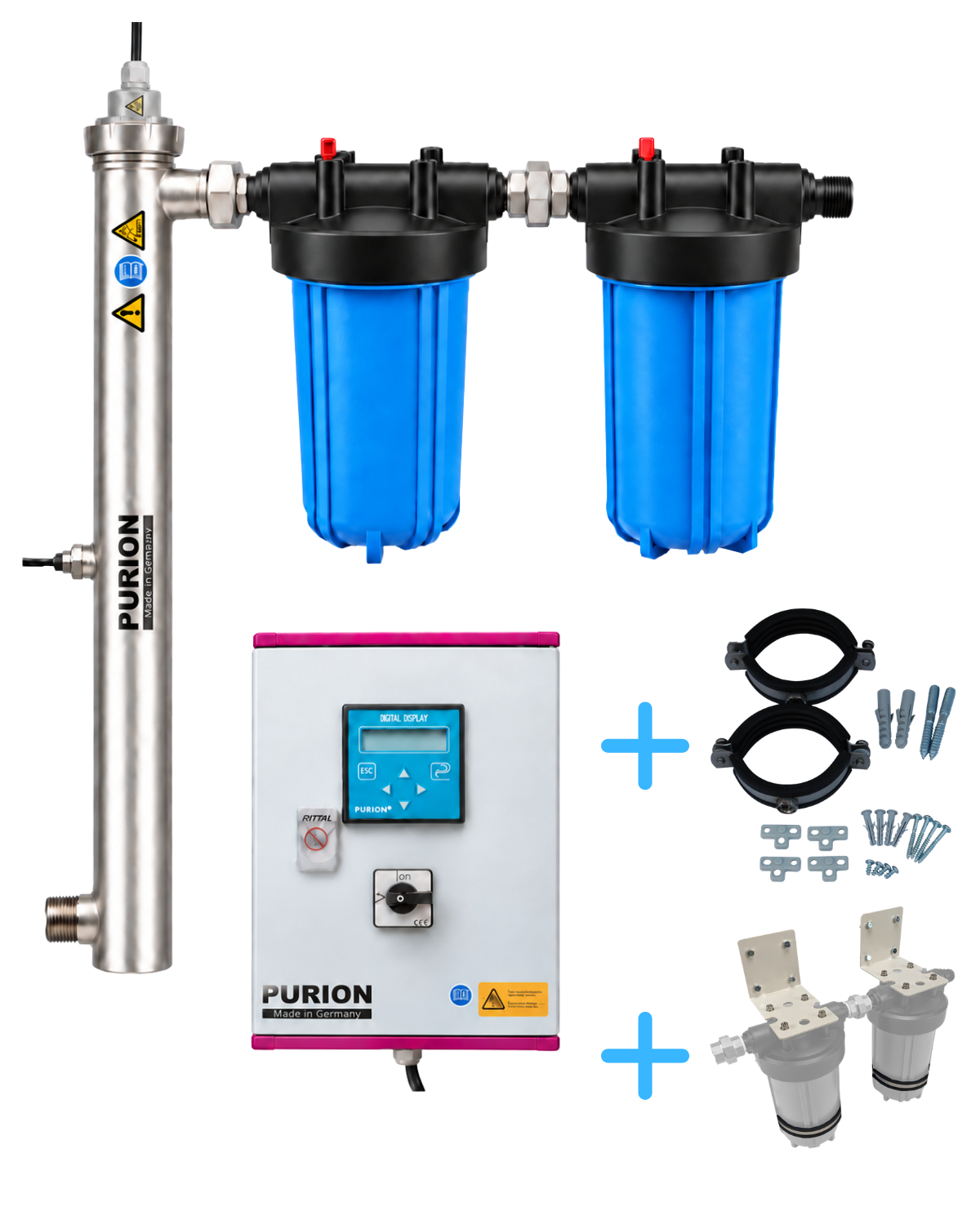Das PURION DVGW-zertifizierte Starter-Wasseraufbereitungssystem der Marke PURION GmbH verfügt über zwei blaue Filtergehäuse, einen robusten UVC-Reaktor aus Edelstahl zur effektiven Trinkwasserdesinfektion, eine Steuereinheit, zwei schwarze Schläuche, Montagematerial sowie zwei kleine Filtereinheiten.