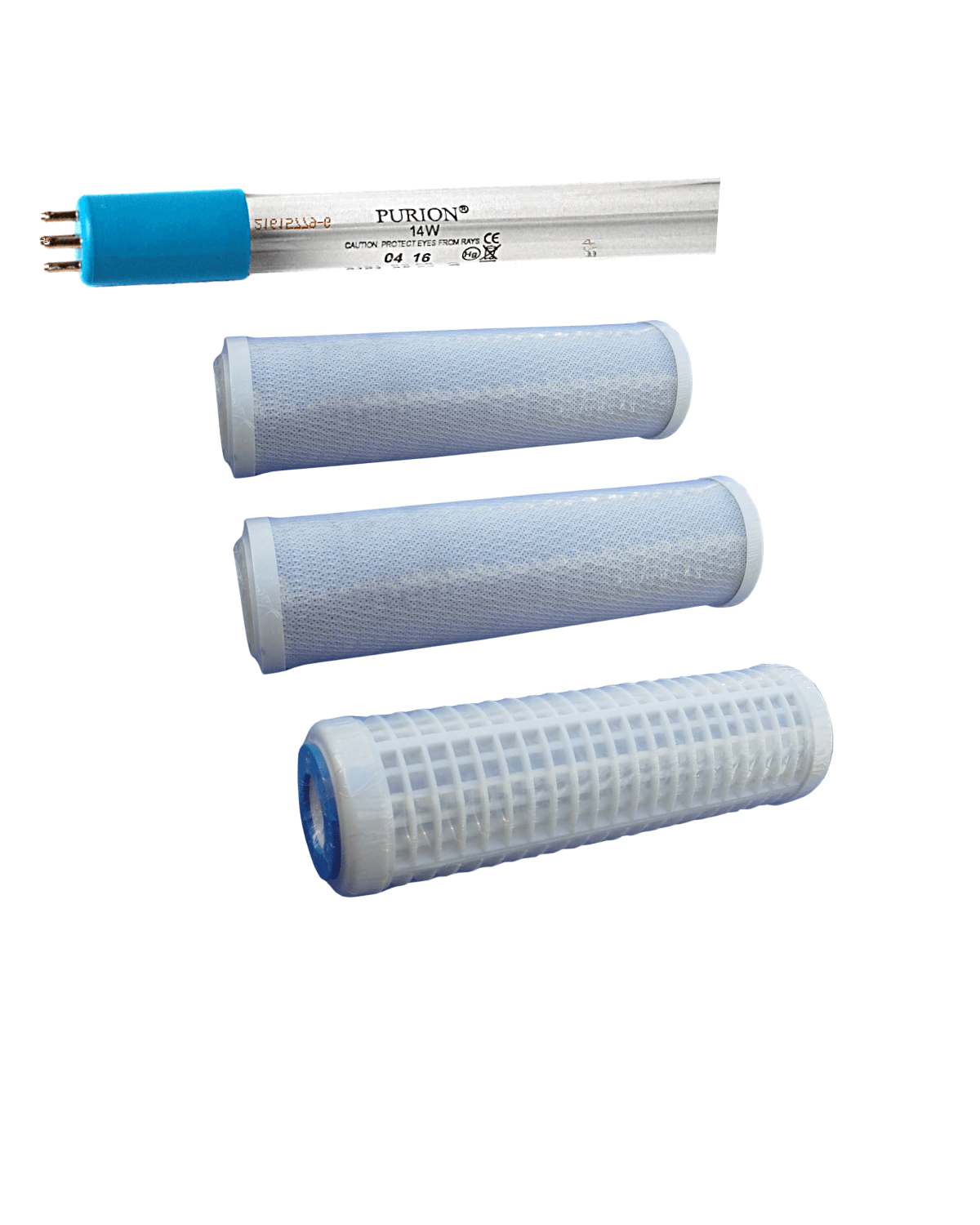 Das 1-Jahres-Wartungsset für PURION Kompaktsystem der UV Concept GmbH, bestehend aus einer UV-Lampe mit blauer Kappe und drei zylindrischen Filterpatronen, ist auf weißem Hintergrund abgebildet - ideal, um Trinkwasser sauber zu halten.