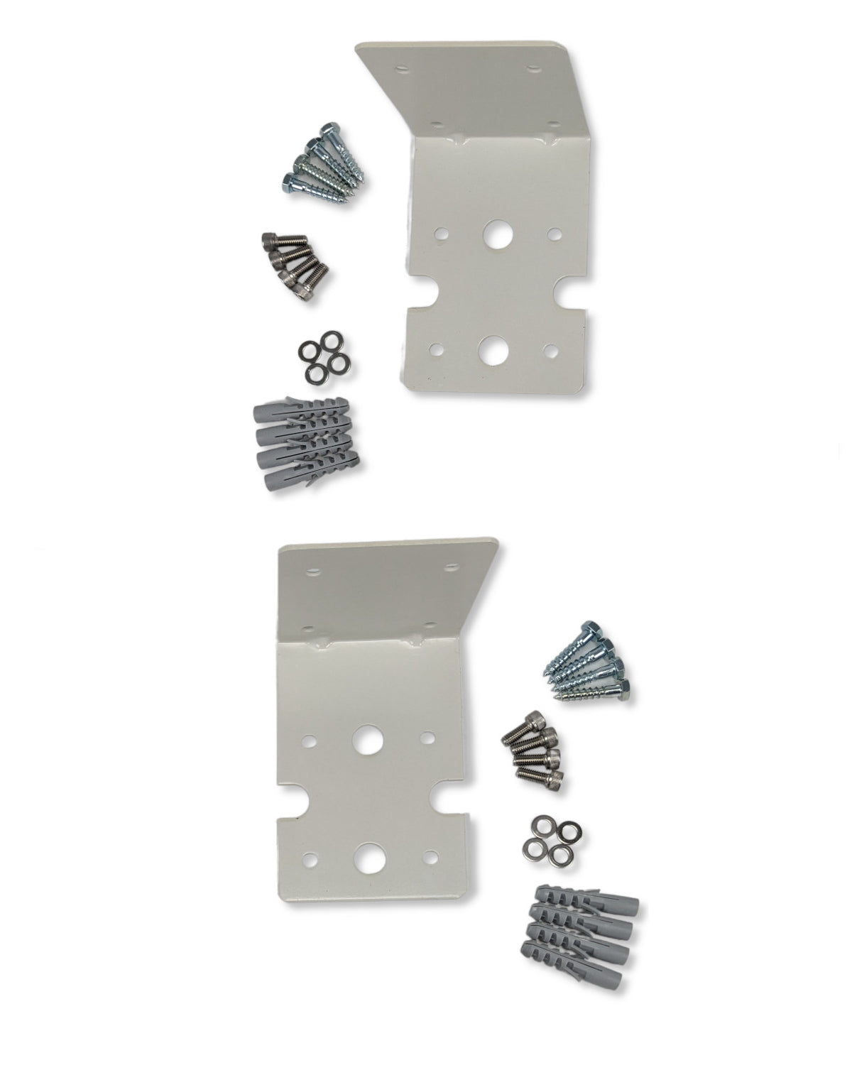 Zwei Montageset mit doppeltem Big Blue Vorfilter und Schrauben zur Wandmontage auf weißem Hintergrund von PURION GmbH.
