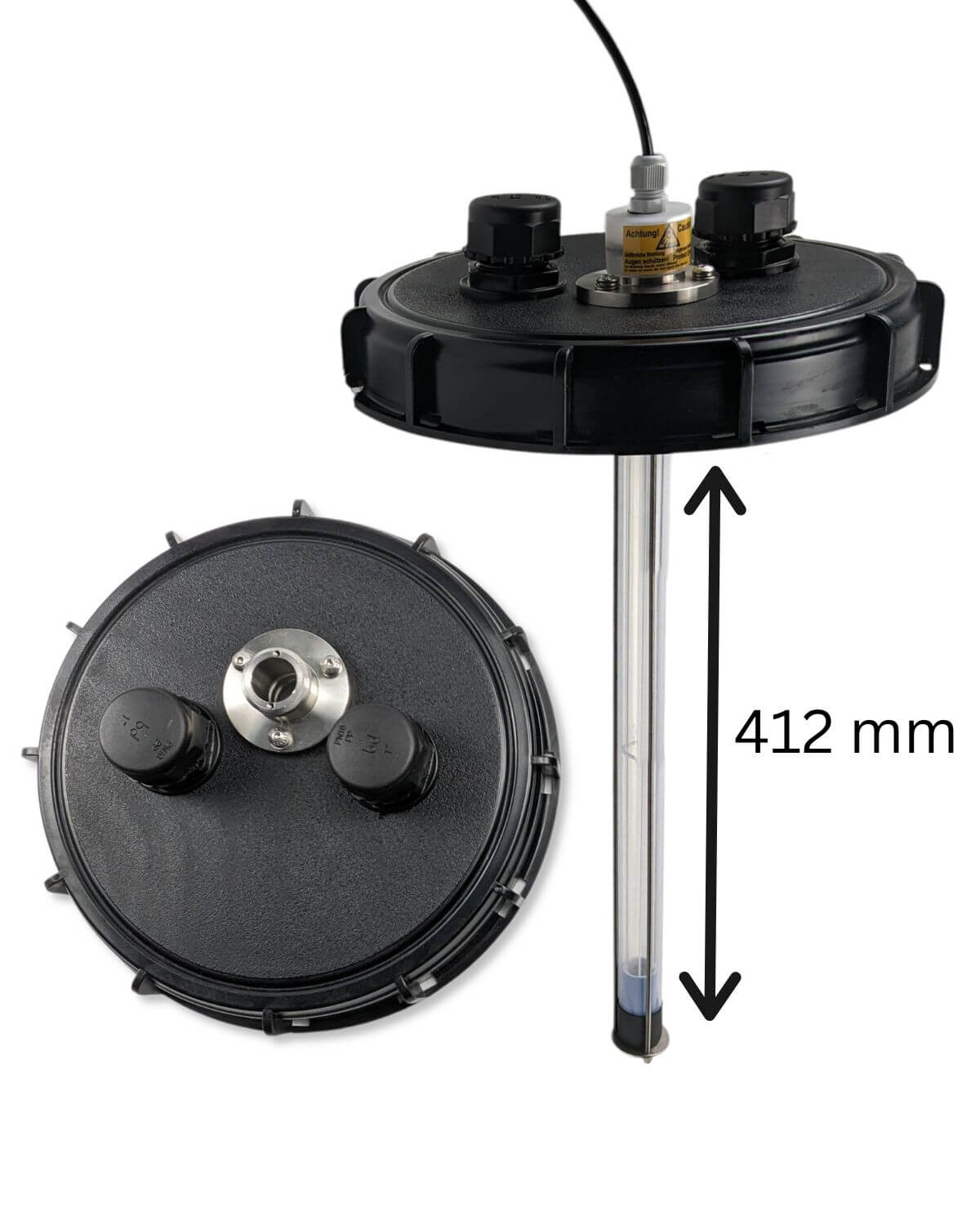 Egy fekete henger, amely PURION IBC DN225 17W SPL BS 12 V/24 V tartálykészletként ismert, és egy vízkivételre szolgáló fúvóka van ráerősítve, az UV Concept GmbH-tól.