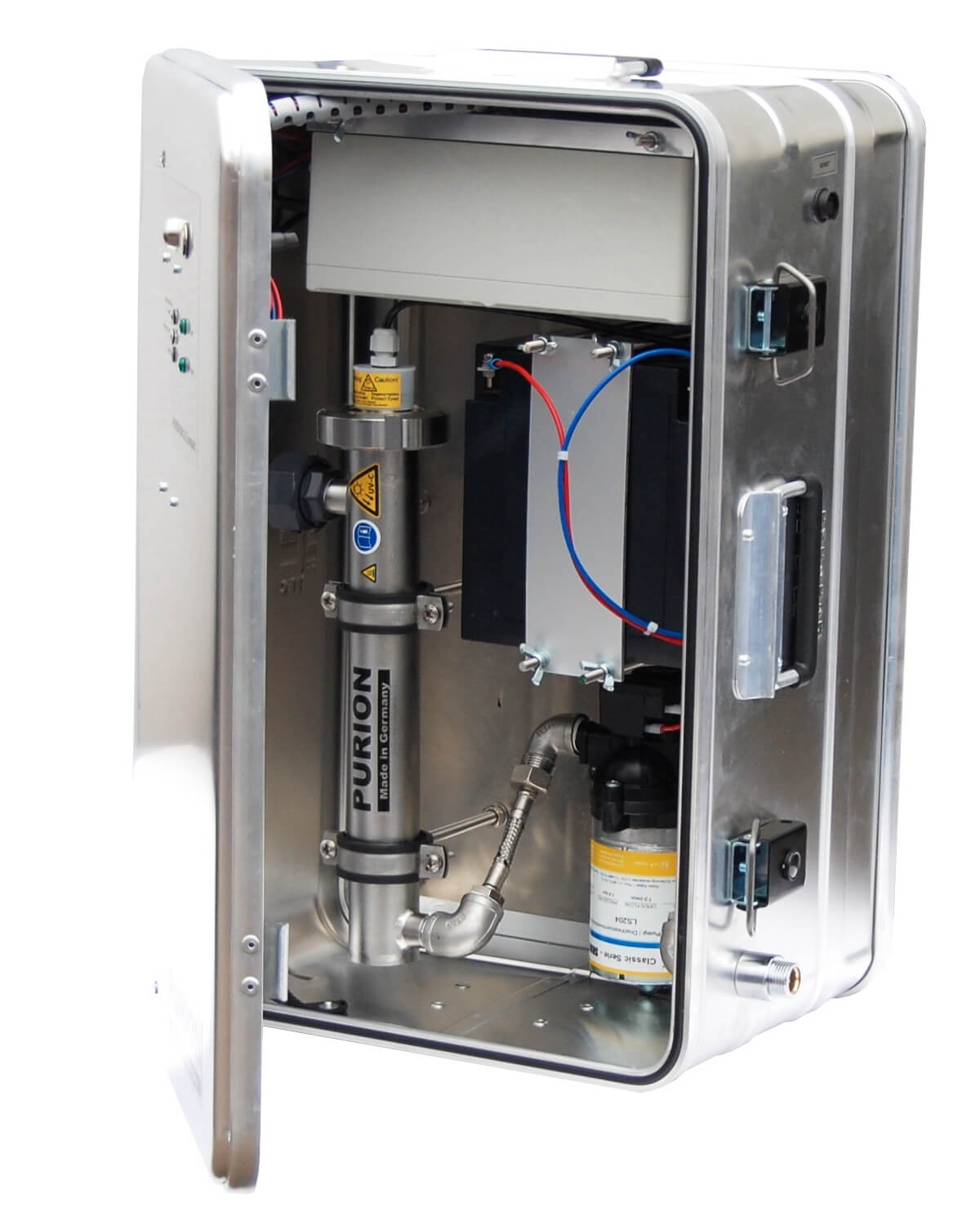 Eine PURION Tropenbox mit Edelstahlgehäuse, Wasserfiltersystem und UV-C-Desinfektionsanlage im Inneren, hergestellt von der PURION GmbH.