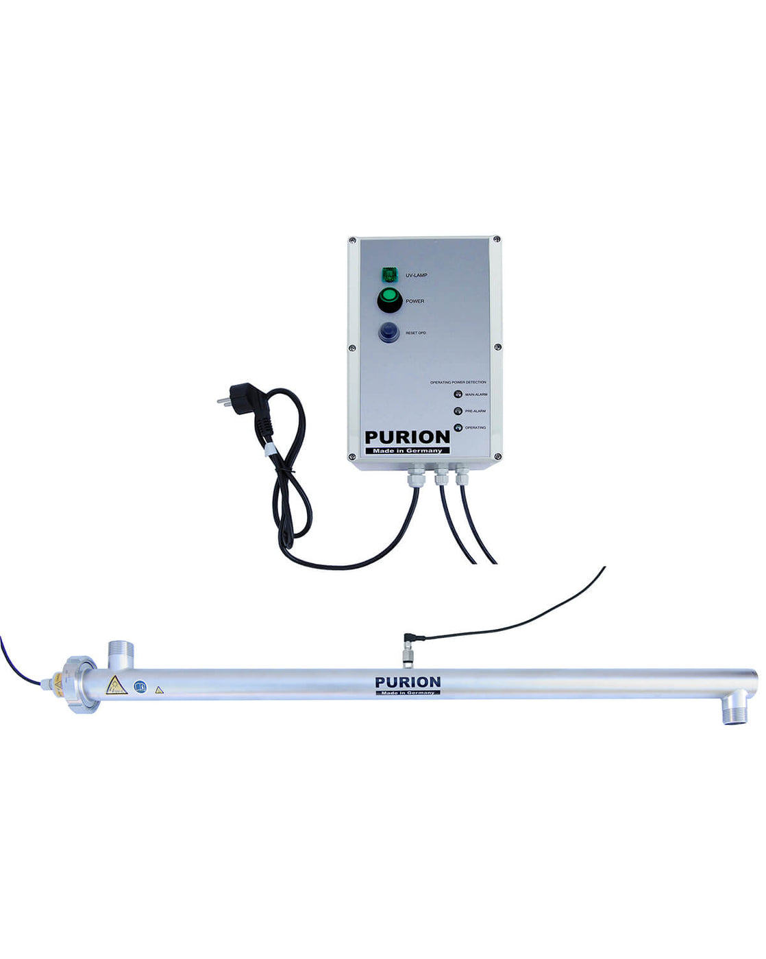 Ein kleines elektronisches Gerät, das PURION 2500 90 W OPD der PURION GmbH, mit angeschlossener Lampe, das zur UV-C-Desinfektion in Hotels oder zur Trinkwasserreinigung eingesetzt wird.