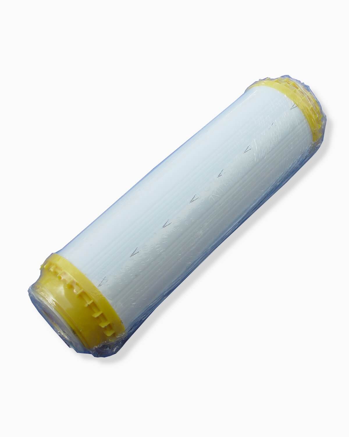 Ein PURION Filtereinsatz Entkalkungs-Kunststoffschlauch mit einem gelben Schlauch darauf, der im Trinkwasser-Entkalkungsfiltereinsatz verwendet wird.