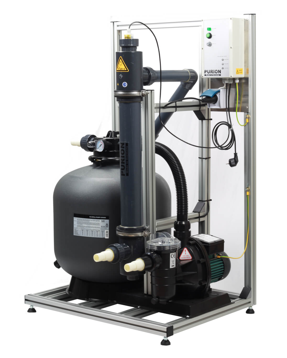 Ein PURION Pool 80 PVC-U Plus Wasserfiltersystem auf einem Stand mit UV-C-Technologie der PURION GmbH.